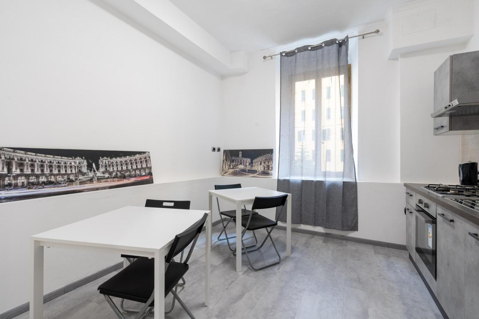 Amazing Apartment Near To Colosseo And Subway Roma Exterior foto