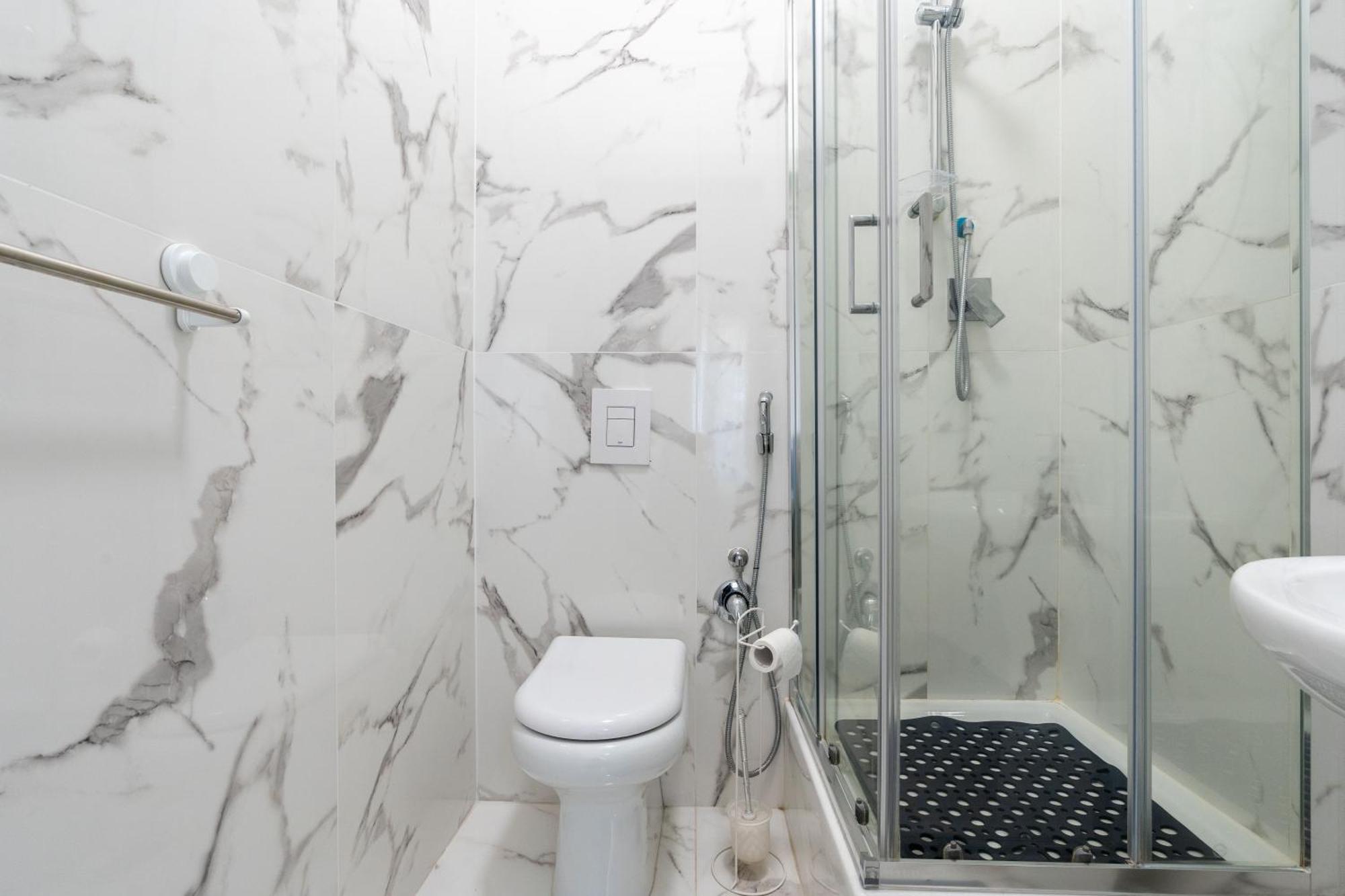 Amazing Apartment Near To Colosseo And Subway Roma Exterior foto