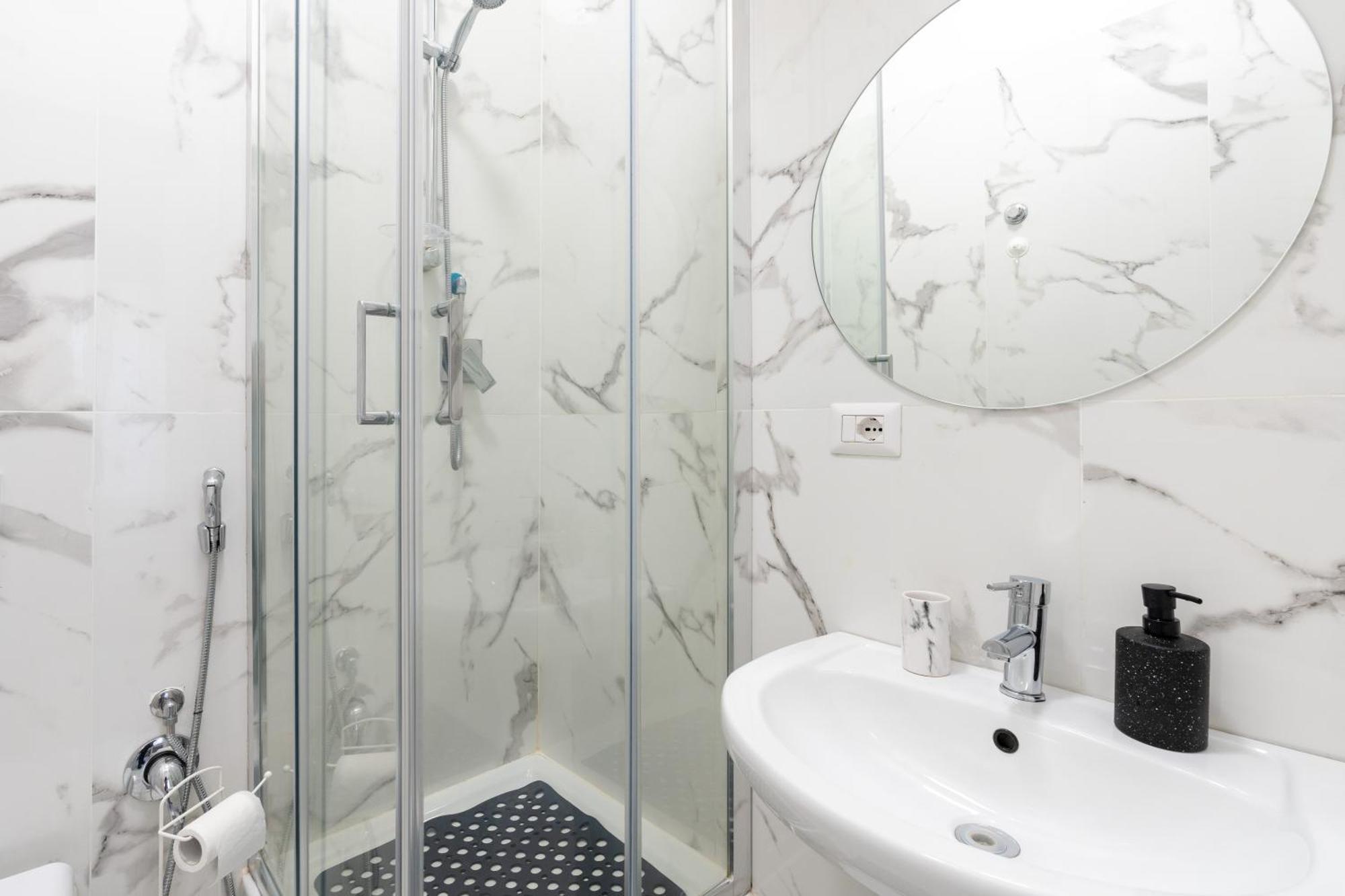 Amazing Apartment Near To Colosseo And Subway Roma Exterior foto