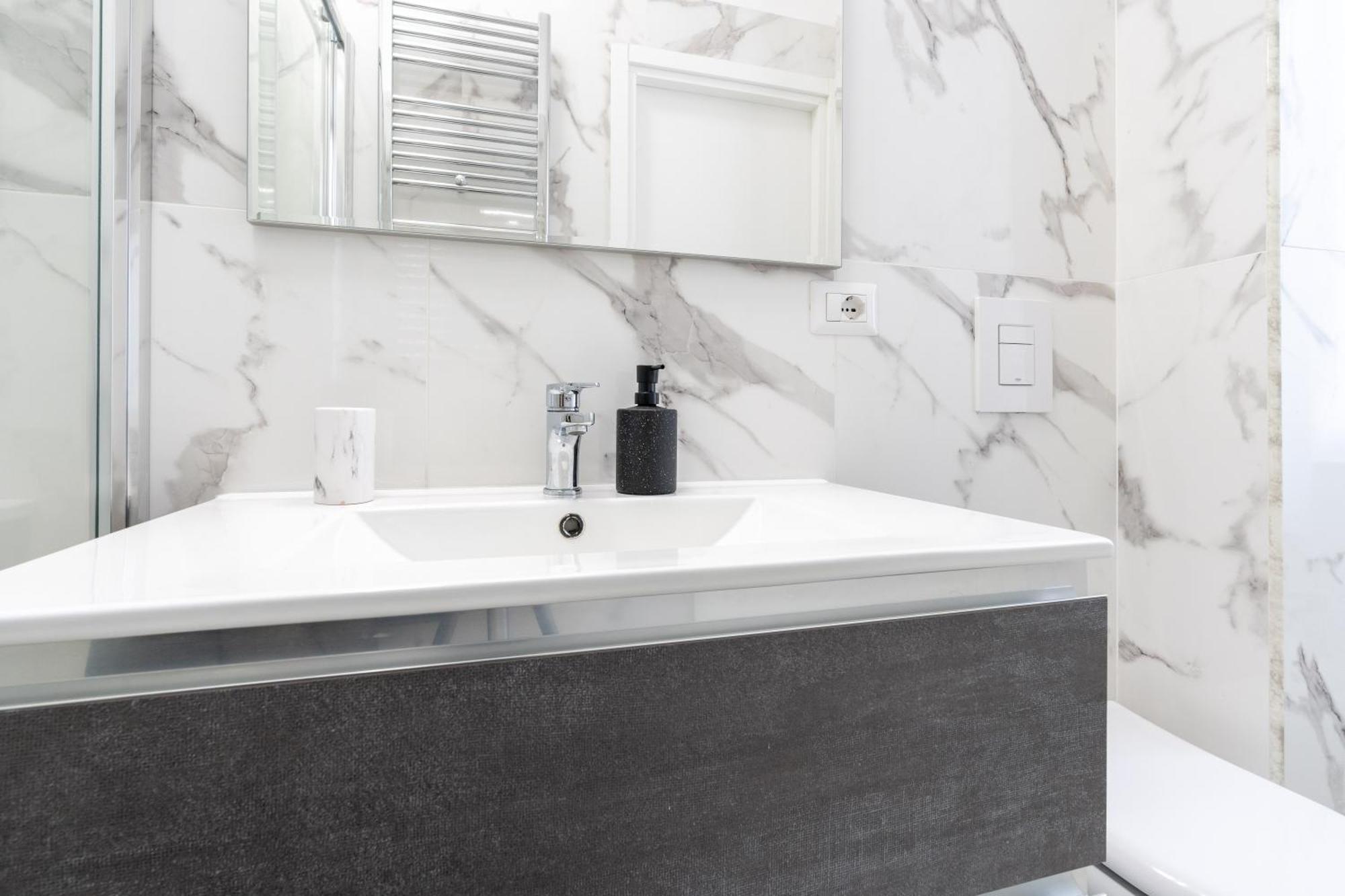 Amazing Apartment Near To Colosseo And Subway Roma Exterior foto